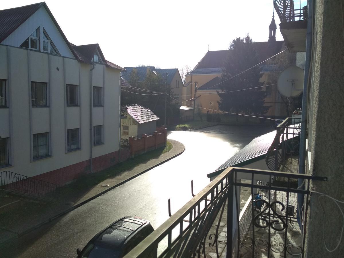 Удеч Hotel Zhidachov Exterior foto